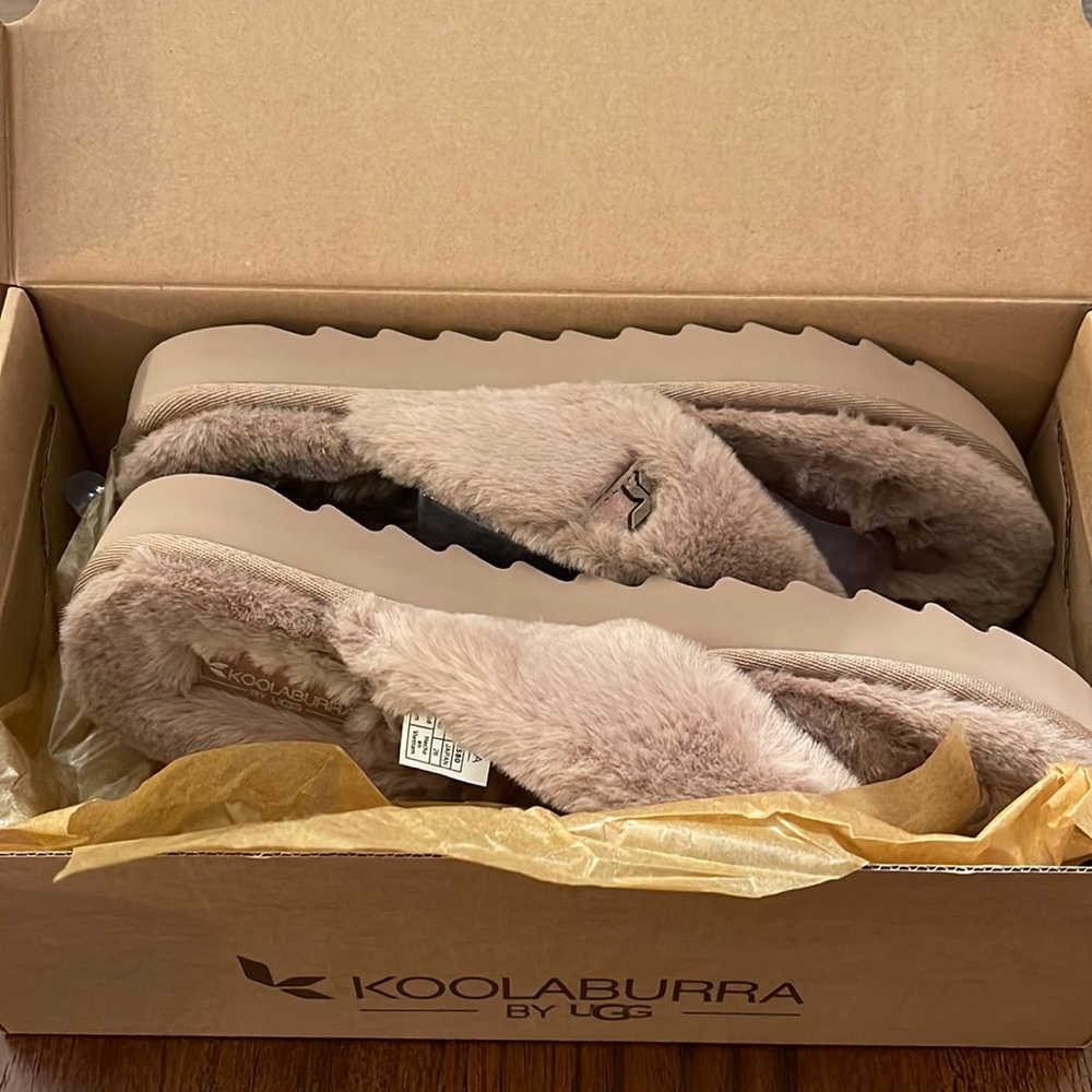 Kookaburra by Ugg slipper shoes